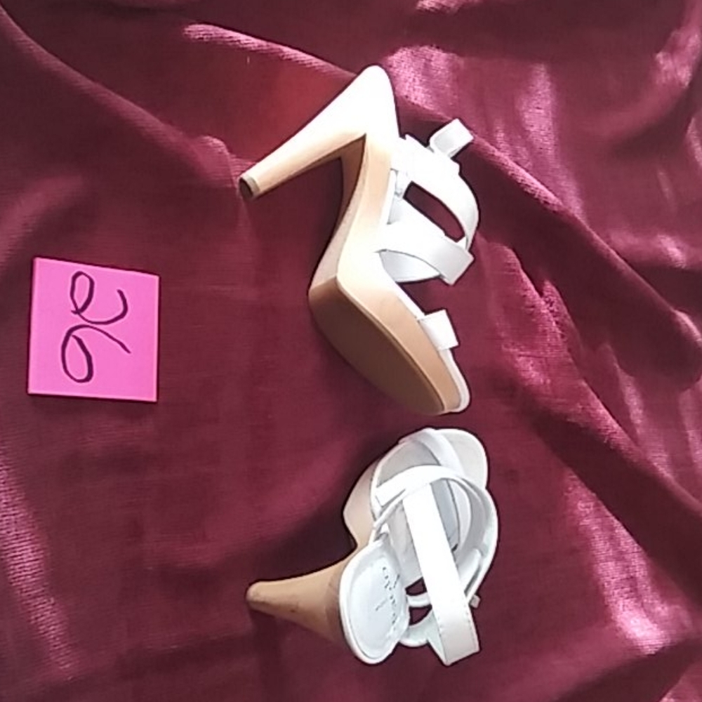 Heels - Picture 2 of 4